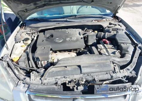 2002 Nissan Altima 2.5 S из США, поврежденный, VIN 1N4AL11D32C708494